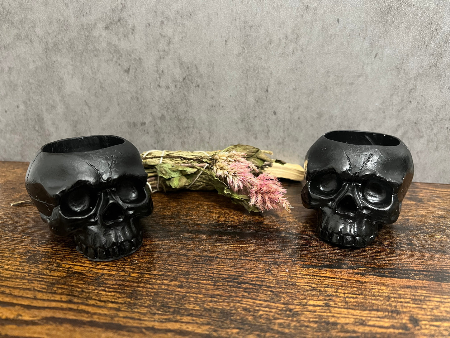 Skull Shaped Tealight Candle Holders - Black