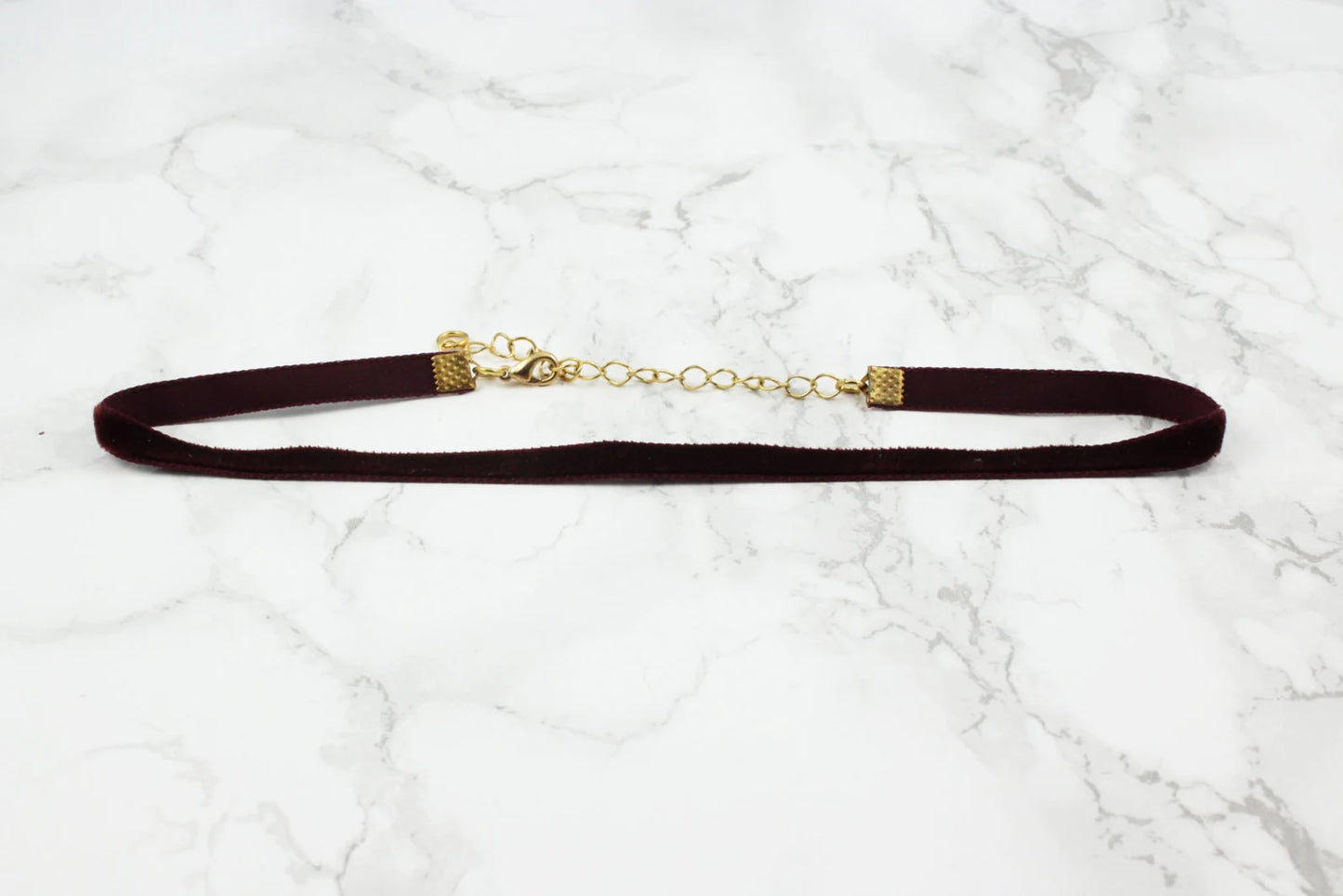 90s Thin Choker in Wine Red